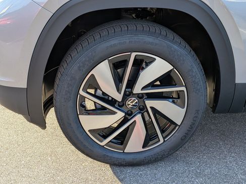 New 2026 Volkswagen Atlas SEL image 10