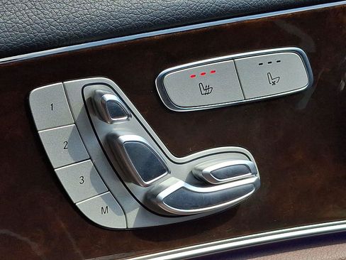 Used 2023 Mercedes-Benz E 350 4MATIC Sedan image 25