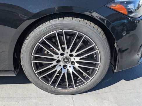 Used 2025 Mercedes-Benz C 300 Sedan image 9