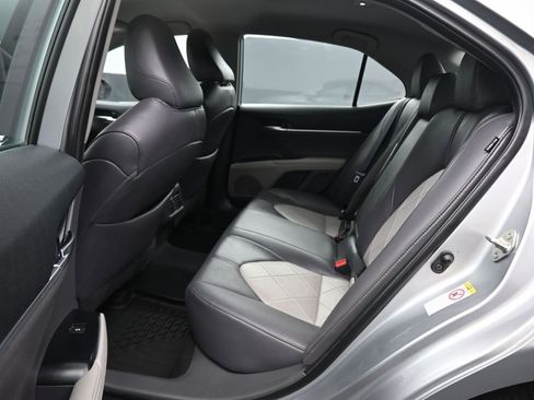 Used 2019 Toyota Camry XLE image 31