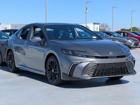 New 2026 Toyota Camry SE image 7