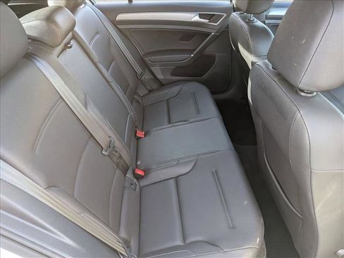 Used 2015 Volkswagen Golf S image 16