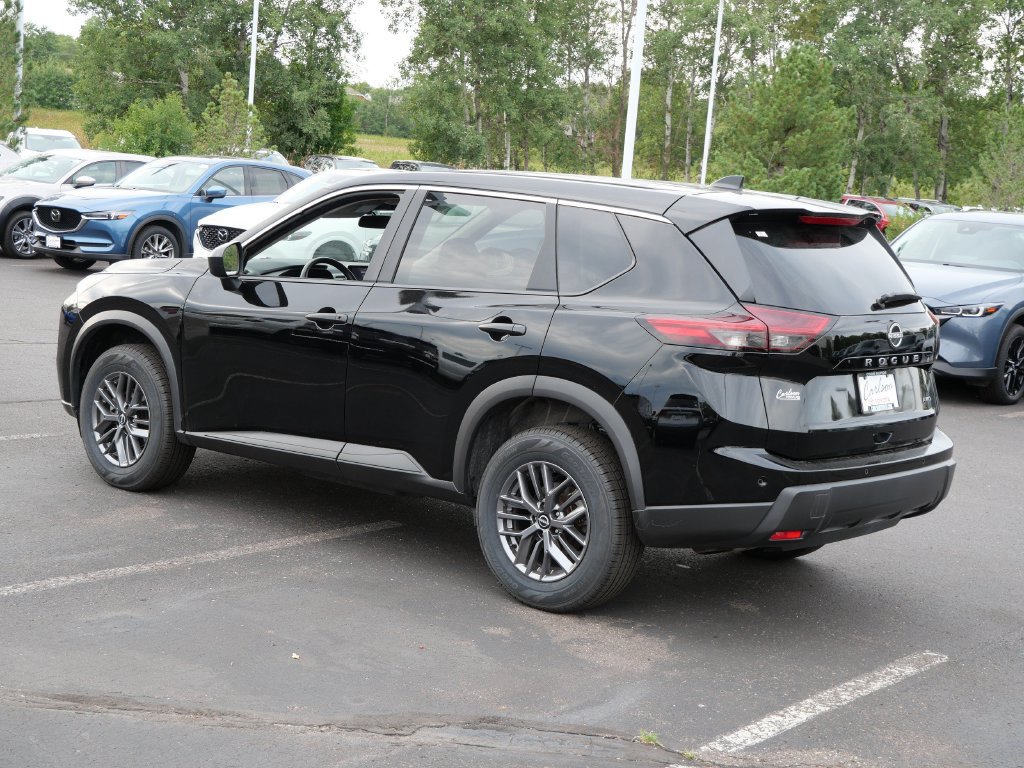 Used 2025 Nissan Rogue S AWD/4WD image 6