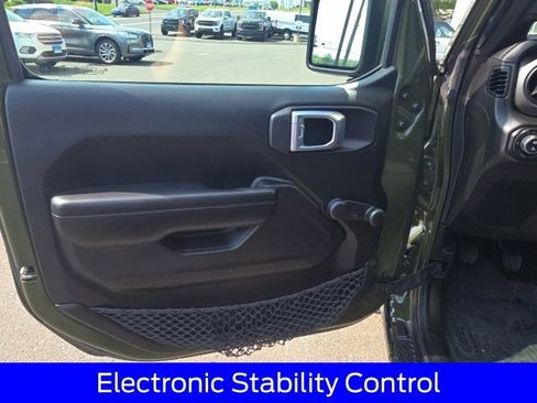Used 2022 Jeep Gladiator Sport w/ Auxiliary Switch Group AWD/4WD image 19