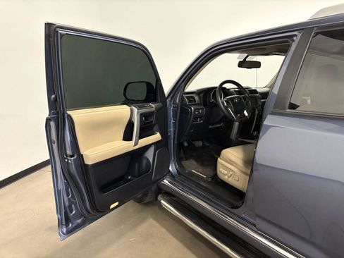 Used 2013 Toyota 4Runner Limited AWD/4WD image 9