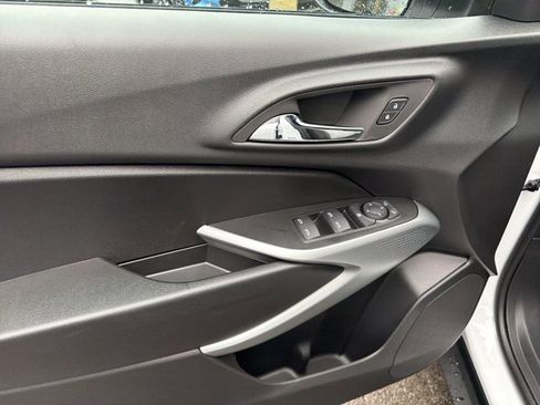 New 2026 Chevrolet Trax RS image 15