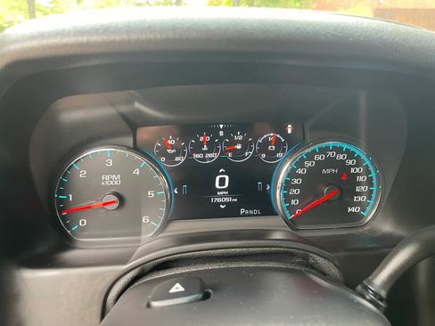 Used 2017 Chevrolet Tahoe Premier RWD image 18