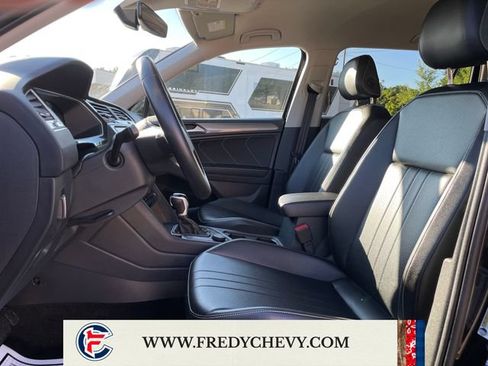 Used 2024 Volkswagen Tiguan SE AWD/4WD image 10