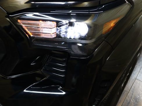 Used 2024 Toyota Tacoma TRD Sport image 13