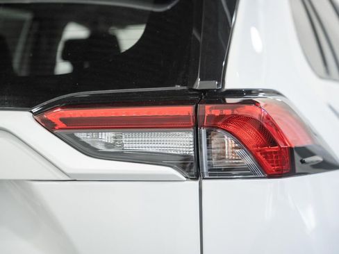 Used 2025 Toyota RAV4 XLE AWD/4WD image 6