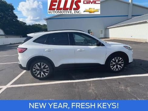 Used 2020 Ford Escape SE Sport image 9