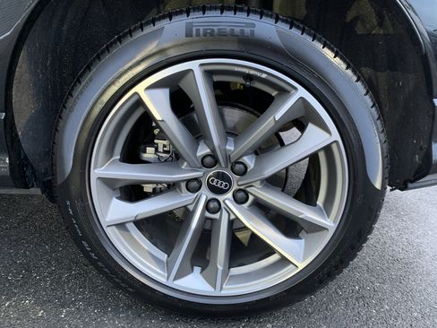 Certified 2025 Audi Q3 2.0T Premium w/ Convenience Package image 15