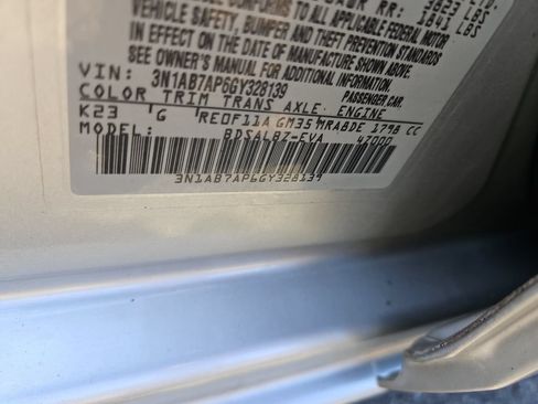 Used 2016 Nissan Sentra S FWD image 14