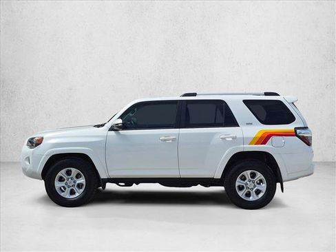 Used 2022 Toyota 4Runner SR5 Premium w/ Moonroof Package RWD image 7