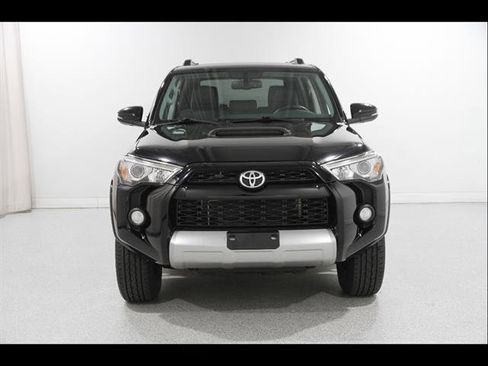 Used 2019 Toyota 4Runner TRD Off-Road Premium AWD/4WD image 2