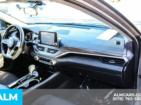 Used 2024 Nissan Altima 2.5 SV image 22