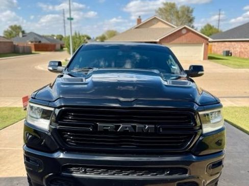 Used 2019 RAM 1500 Laramie RWD image 2