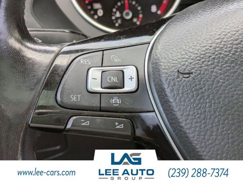 Used 2019 Volkswagen Tiguan SE w/ Panoramic Sunroof Package image 21