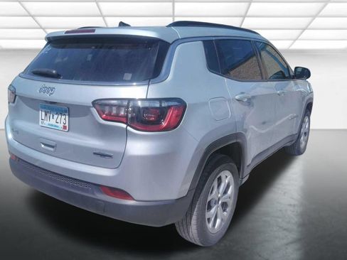 Used 2024 Jeep Compass Latitude AWD/4WD image 3