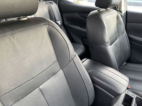 Used 2017 Nissan Rogue Sport SL image 34