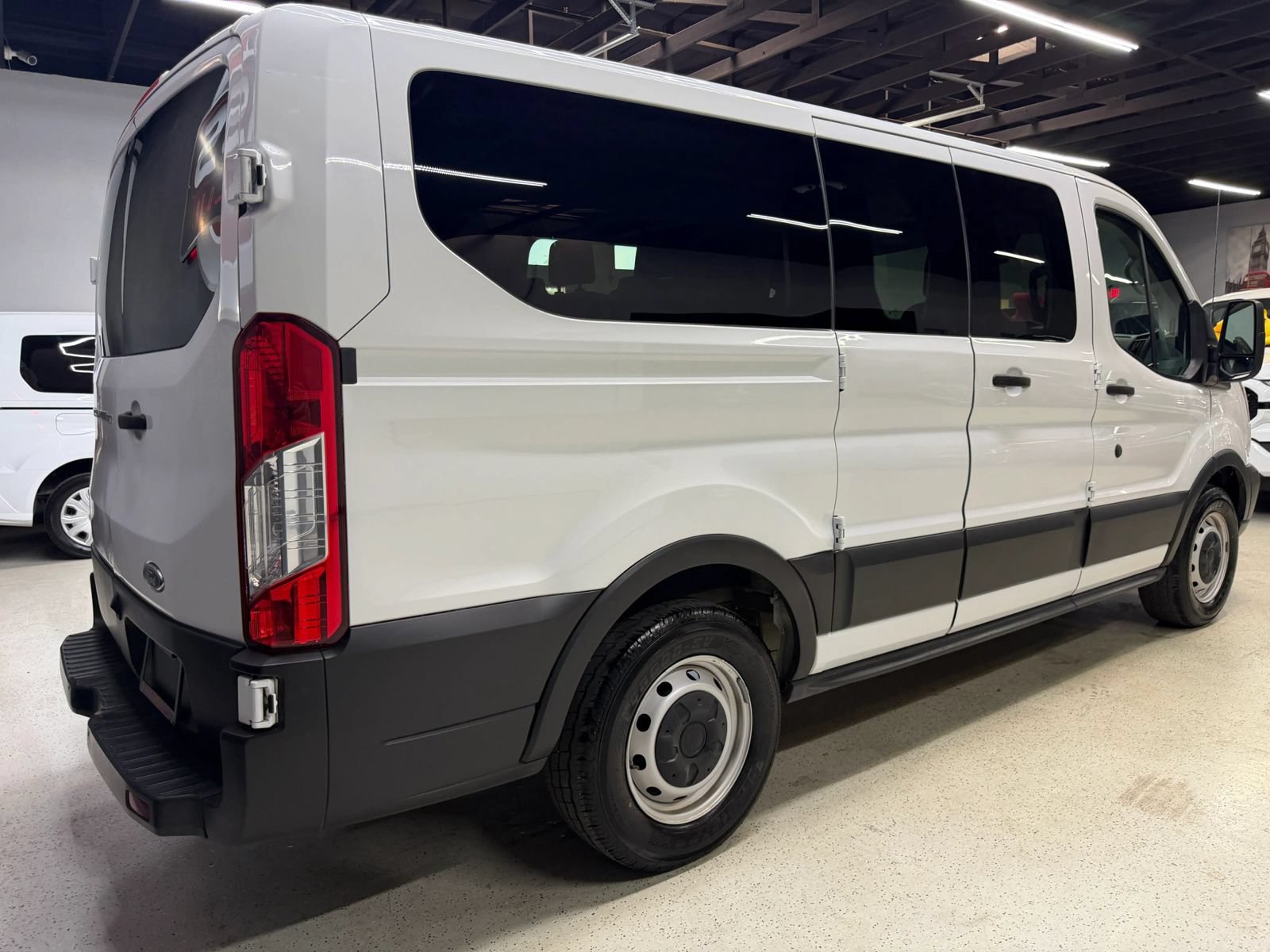 Used 2019 Ford Transit 150 XL RWD image 12