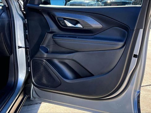 Used 2024 GMC Terrain SLE image 22