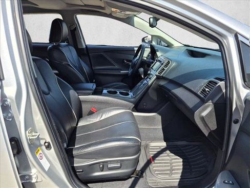Used 2013 Toyota Venza XLE w/ XLE Premium Pkg FWD image 18