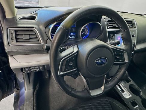 Used 2018 Subaru Outback 2.5i Premium image 11