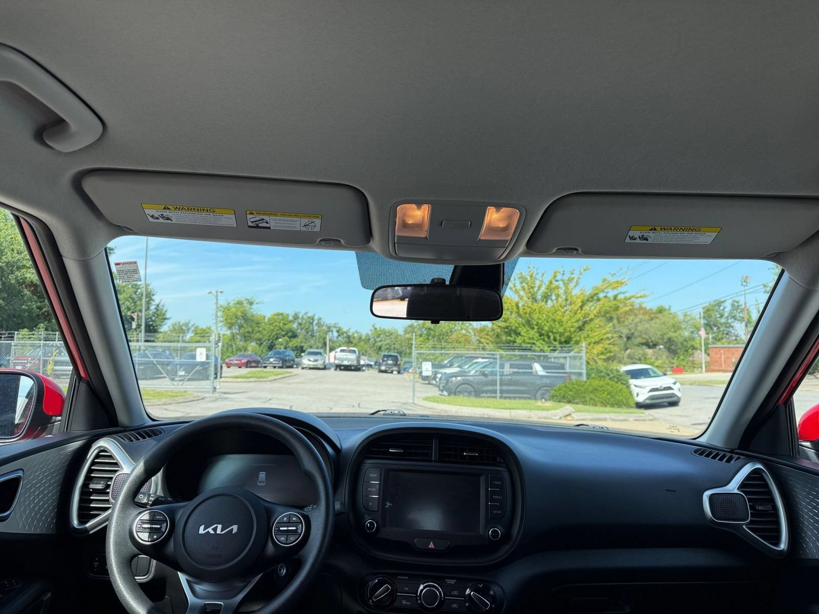 Used 2025 Kia Soul LX w/ LX Technology Package FWD image 30