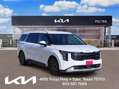Used 2025 Kia Carnival