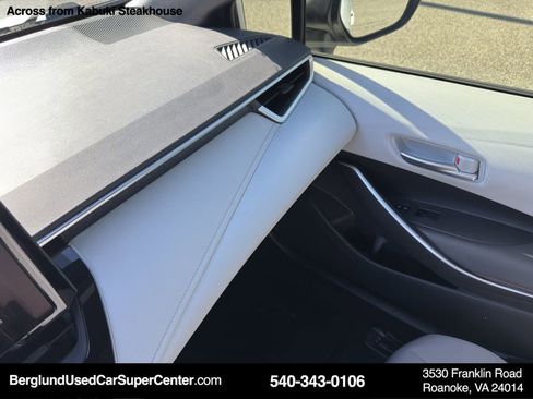 Used 2024 Toyota Corolla SE image 26