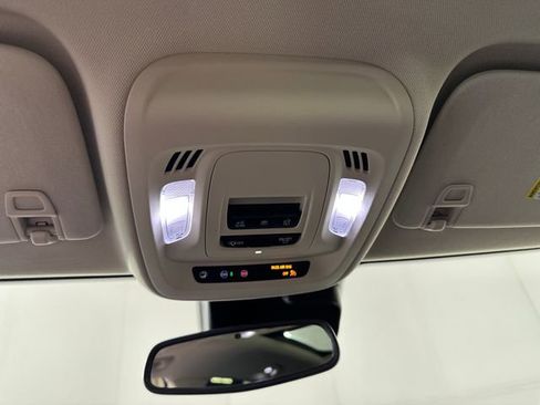 Used 2022 Buick Envision Essence w/ Safety Package image 24