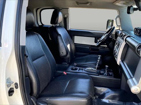 Used 2014 Toyota FJ Cruiser 4WD w/ Upgrade Package image 8