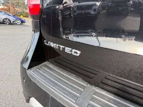 Used 2023 Ford Expedition Limited image 11