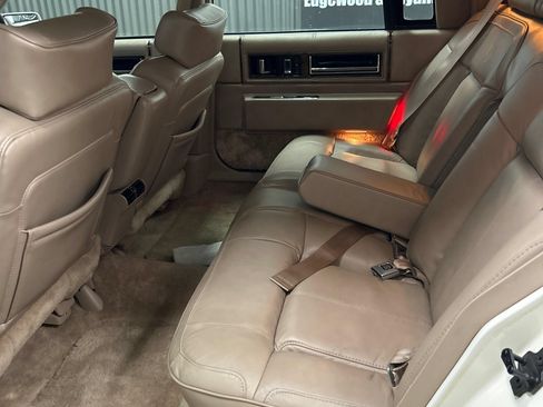 Used 1991 Cadillac De Ville Sedan FWD image 10
