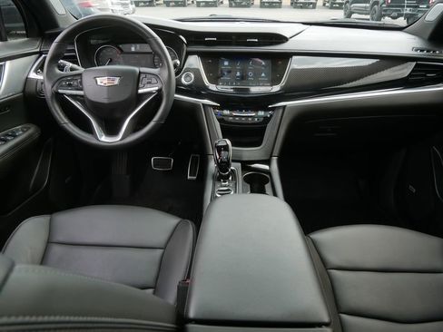 Used 2025 Cadillac XT6 Sport AWD/4WD image 21