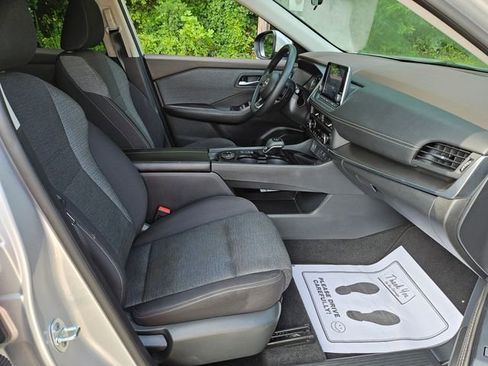 Used 2023 Nissan Rogue SV AWD/4WD image 18