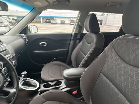 Used 2016 Kia Soul image 12