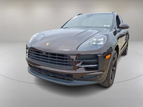 Used 2021 Porsche Macan w/ Premium Package Plus AWD/4WD image 4