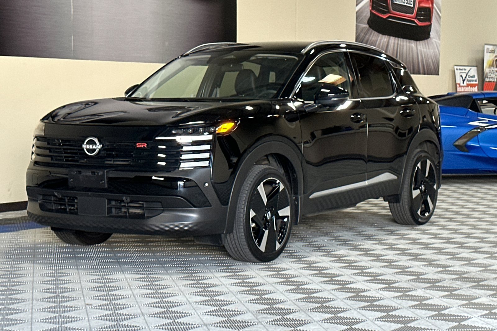 Used 2025 Nissan Kicks SR AWD/4WD image 8