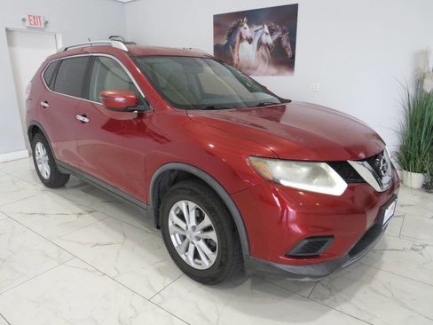 Used 2016 Nissan Rogue SV FWD image 1