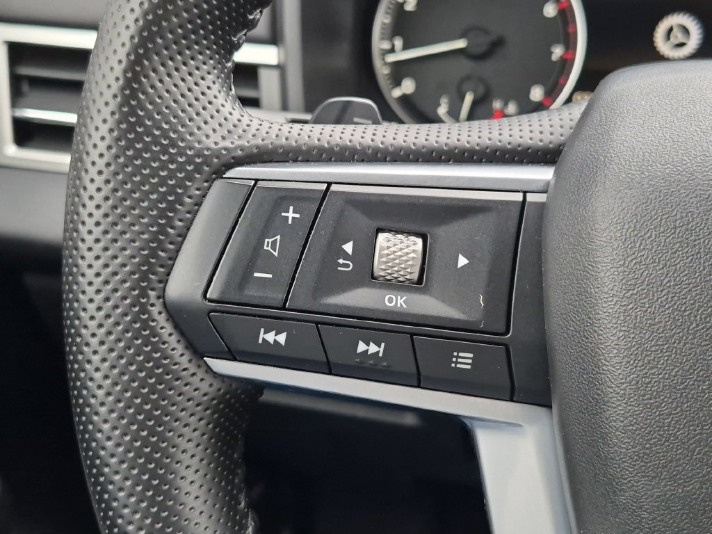 Used 2025 Mitsubishi Outlander SE AWD/4WD image 18