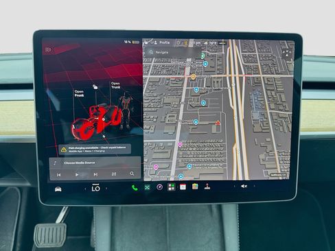 Used 2023 Tesla Model Y Long Range AWD/4WD image 9