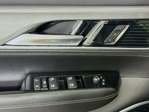 Used 2022 Jeep Wagoneer Series I AWD/4WD image 26