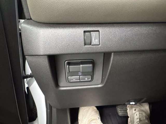 Used 2024 Chevrolet Colorado ZR2 w/ ZR2 Convenience Package III AWD/4WD image 36