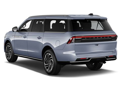 Used 2025 Lincoln Navigator L Reserve AWD/4WD image 2