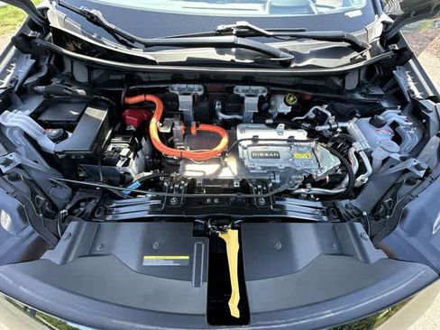Used 2023 Nissan Ariya AWD image 28