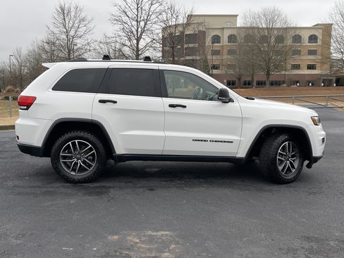 Used 2019 Jeep Grand Cherokee Limited w/ Luxury Group II image 10