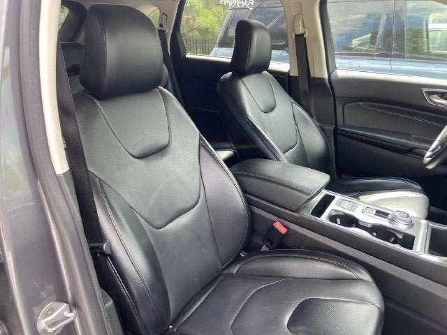 Used 2022 Ford Edge Titanium AWD/4WD image 23