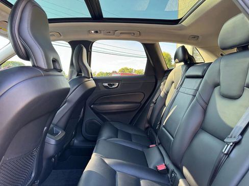 Used 2019 Volvo XC60 T6 Momentum w/ Protection Package Premier image 36
